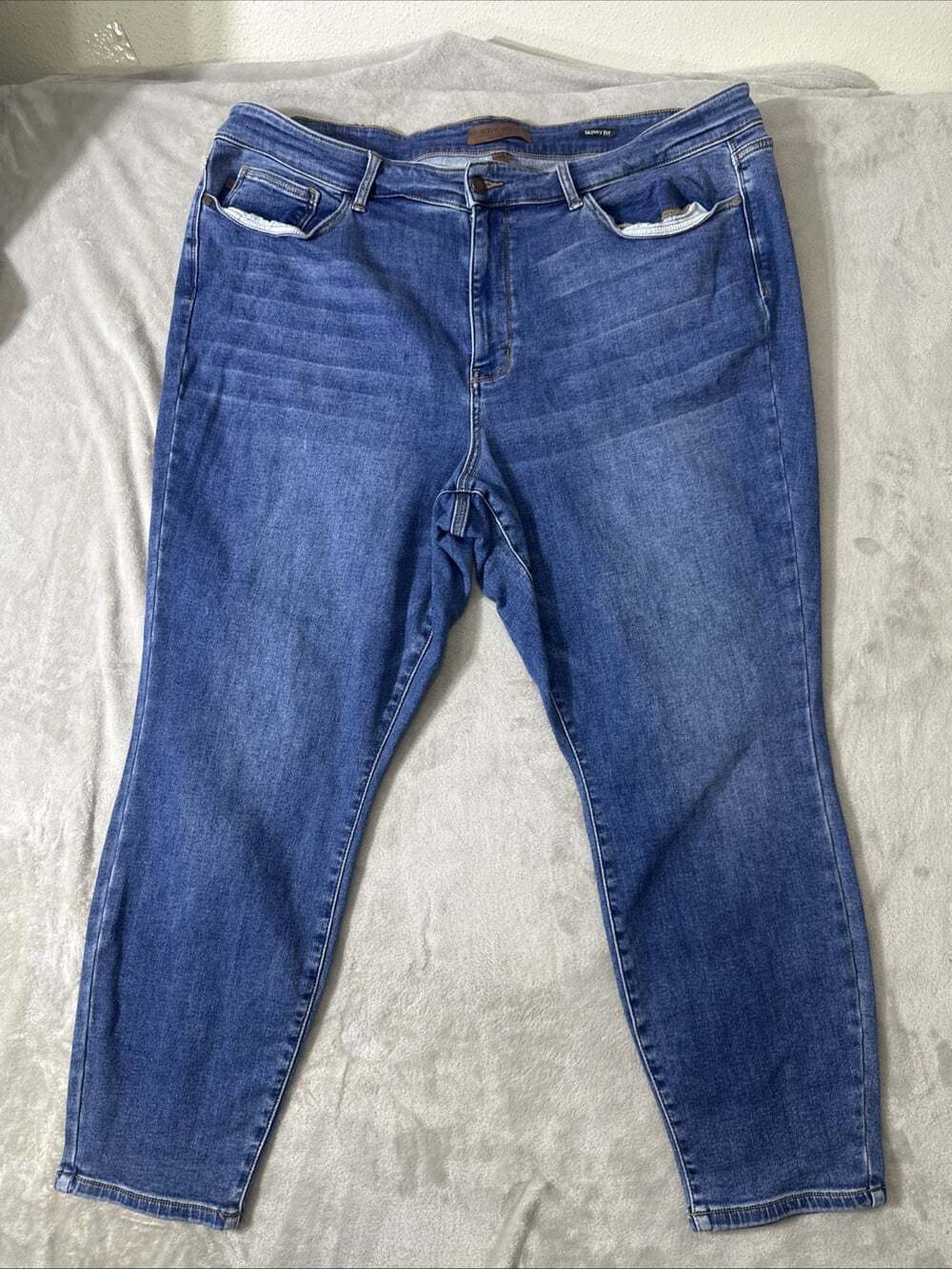 Judy Blue Women’s Skinny Fit Jeans 24W Plus Size Mid Wash Stretch Denim - Picture 4 of 9